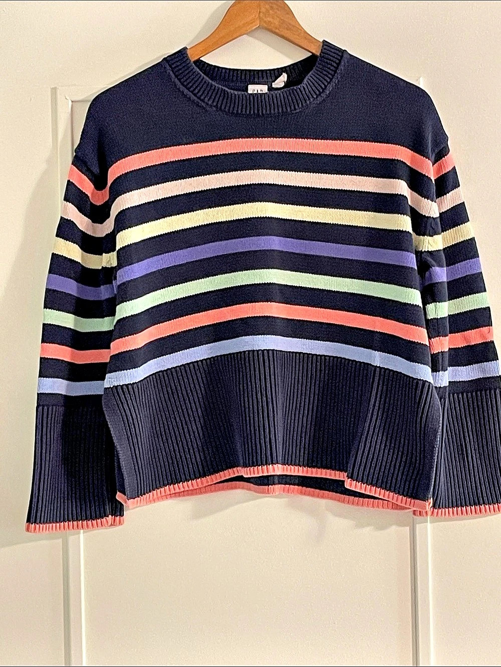 GAP Striped Cotton Sweater Size Small Like New